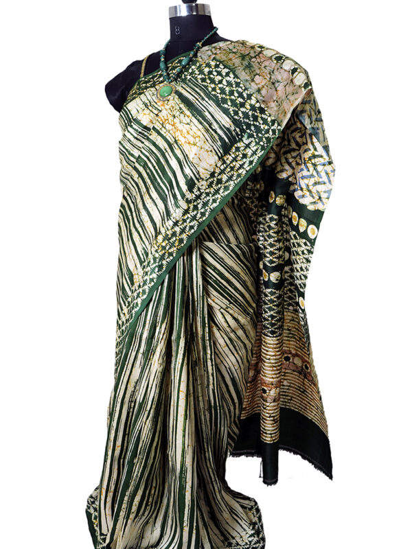 URVA'S Batik  Pure  Mulberry Silk Saree Green